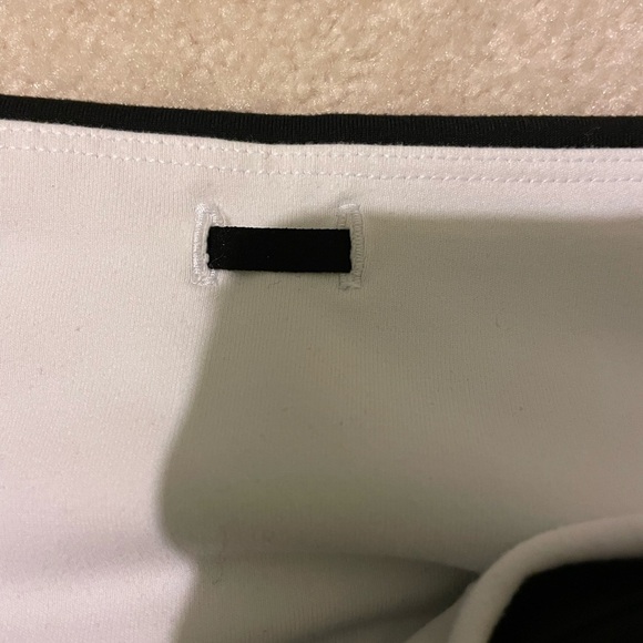 Vs. pink VSX Knockout leggings-medium EUC - Picture 9 of 9